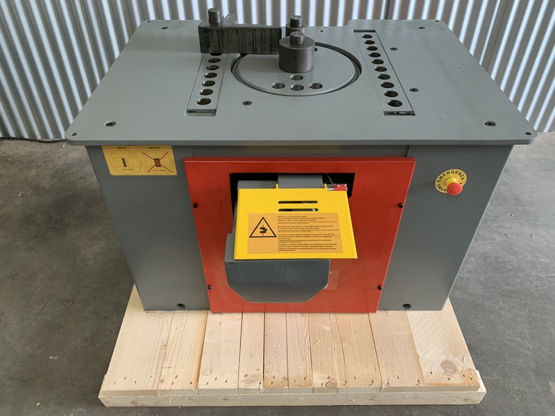 ICARO CP50/54 Combined Rebar Cutter And Bender with Digital Angle Controller ICARO CP50/54 Combined Rebar Cutter And Bender with Digital Angle Controller