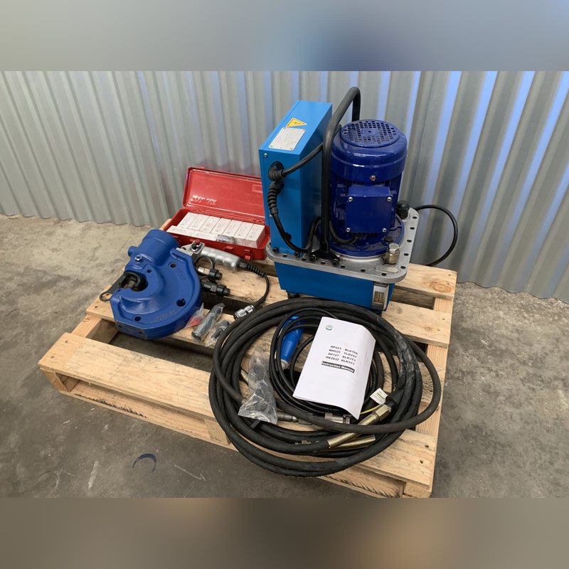 SMG 40 Tonne Double Acting Portable Punching Set