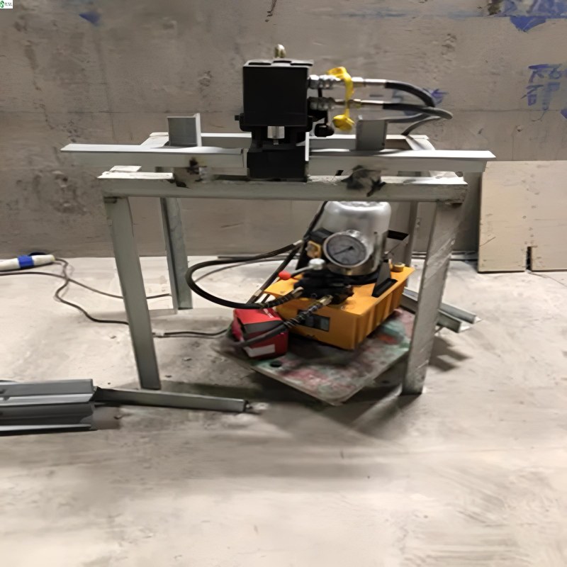 SMG 35T Hydraulic Portable Punching Machine SMG 35T Hydraulic Portable Punching Machine