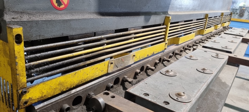 Used Hydraulic Guillotine QC12Y Year 2007 Used Hydraulic Guillotine QC12Y Year 2007