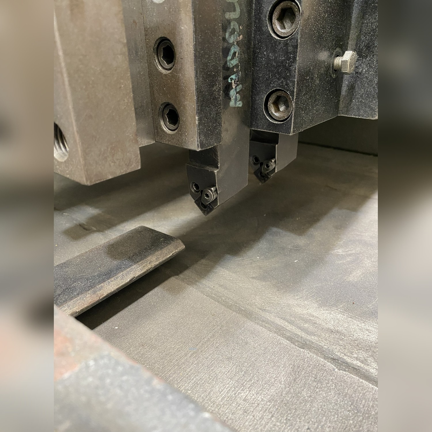 Used B2-4000×1220 CNC V-Grooving Machine | 4000mm x 1220mm | 2026 Model | High-Precision Metal Slotting Used B2-4000×1220 CNC V-Grooving Machine | 4000mm x 1220mm | 2026 Model | High-Precision Metal Slotting